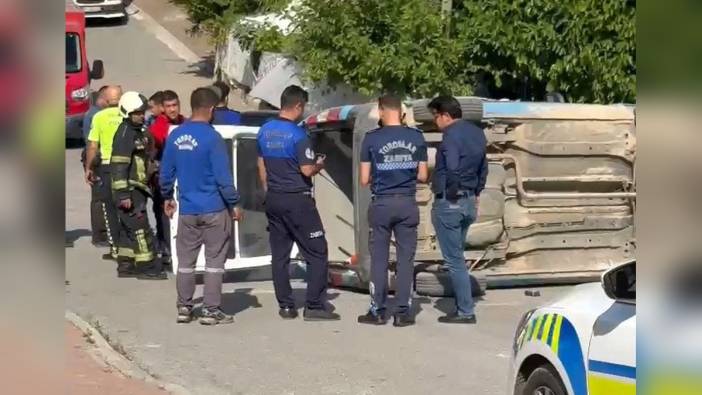 Mersin'de kaza: Motosiklet ehliyetiyle otomobil kullanan sürücü zabıta aracını devirdi