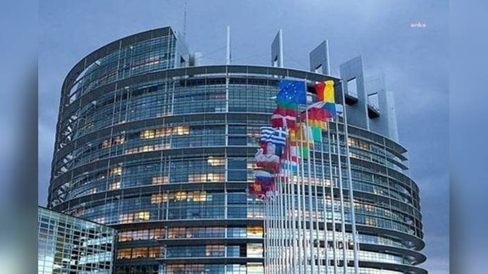 Avrupa Parlamentosu'nda yolsuzluk soruşturması: Beş vekilin dokunulmazlığı istendi