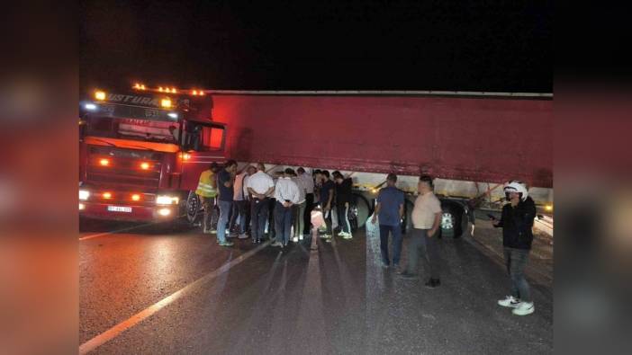 Alanya'da tır sürücüsü direksiyon başında rahatsızlandı: D-400 karayolu trafiğe kapandı
