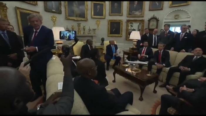 Trump, Katar uçağı sorusunu soran NBC muhabirini azarladı: 'Buradan defolup gitmelisin'