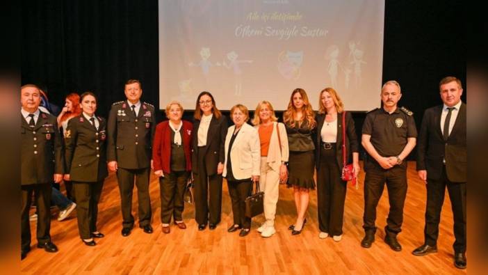 Yalova'da aile içi şiddet temalı tiyatro oyunu sahnelendi