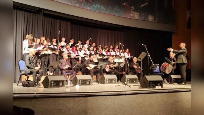TRT Erzurum Radyosu Gençlik Korosu'ndan muhteşem konser