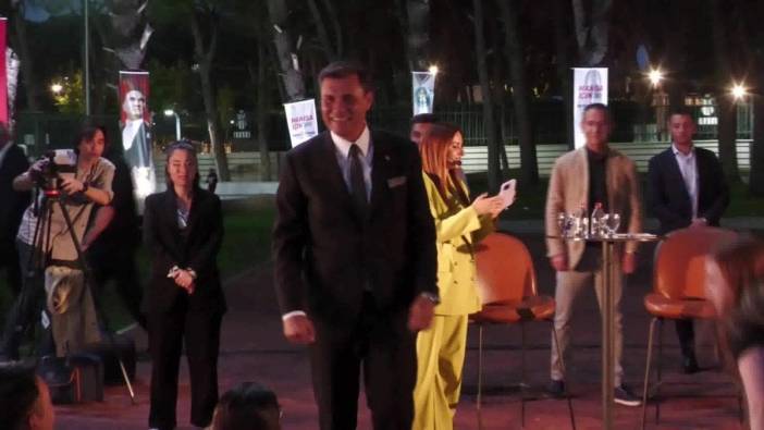 Manisa Büyükşehir Belediye Başkanı Zeyrek: Gençlerle buluştu, sorunları dinledi