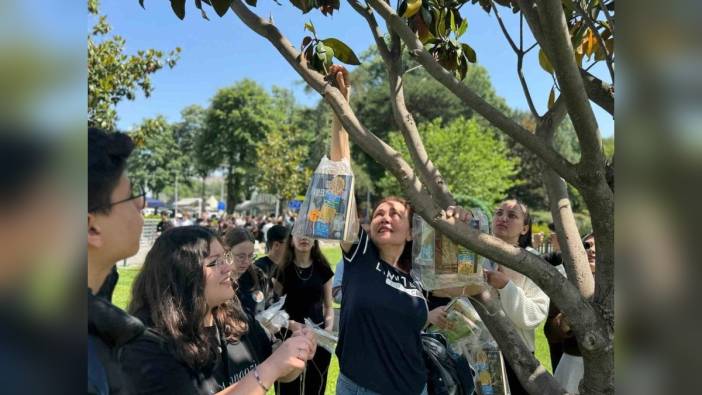 Bursa Kent Konseyi'nden 'Okuduğun kitabı getir, ağaca dönüşsün' projesi