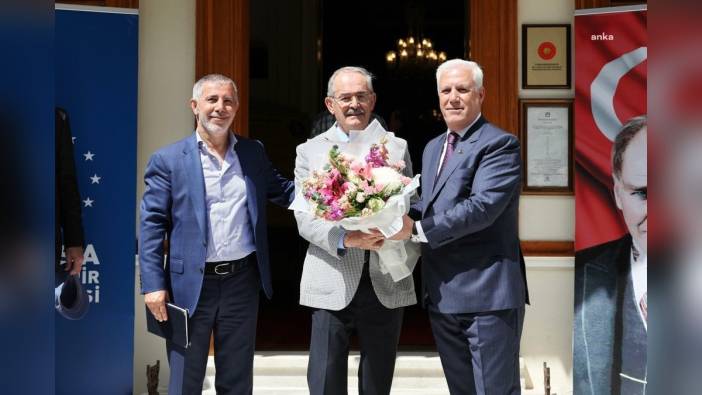 Bursa Hünkâr Köşkü'nde balmumu Atatürk heykeli ziyarete açıldı