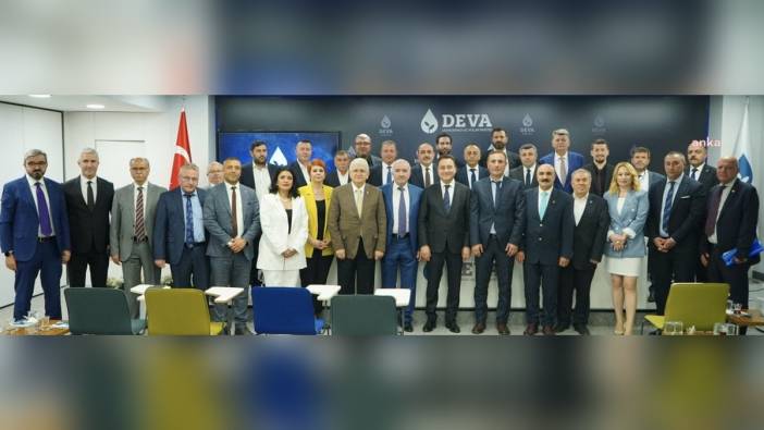 Ali Babacan, oda başkanlarıyla bir araya geldi