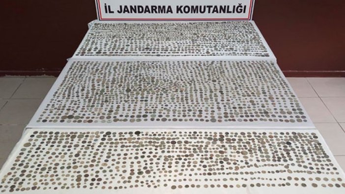 Portakal kasasında tarihi 4 bin 45 sikke ele geçirildi