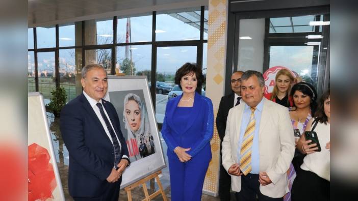 Hülya Koçyiğit, Adana'da öğrenciler ve huzurevi sakinleriyle bir araya geldi