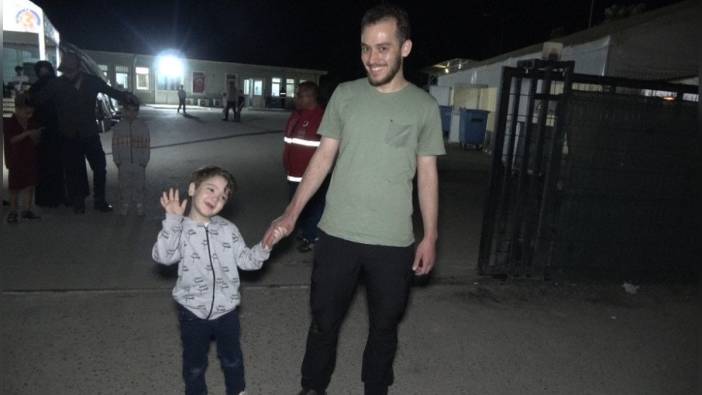 Suriyeli sığınmacılar ülkelerine dönüyor: 'Türkiye bizim vatanımız gibi oldu'