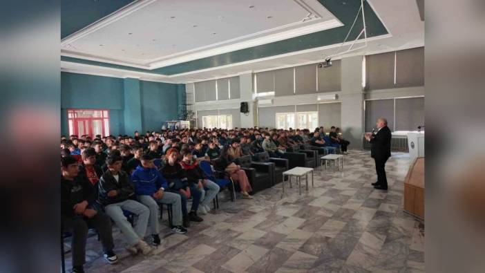 Erzincan'da gençlere 'Aile ve Mahremiyet' semineri