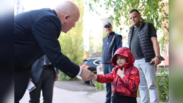 Başkan Sekmen ve Başkan Uçar, 'Vatandaş Soruyor, Başkan Cevaplıyor' programında vatandaşlarla buluştu