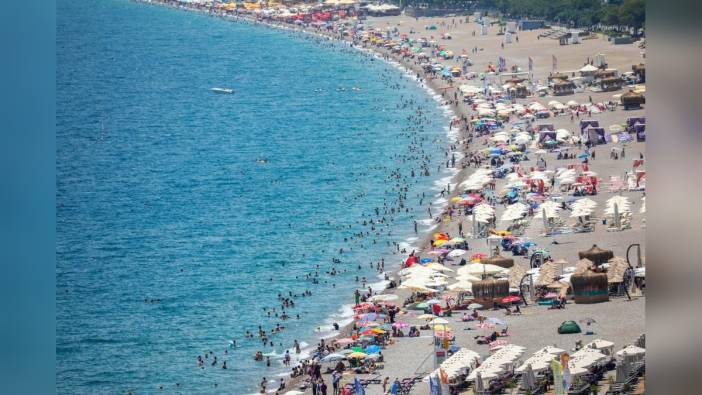Antalya'da turist sayısı 3 milyonu aştı: AKTOB Başkanı Kavaloğlu'ndan 18 milyon turist hedefi açıklaması