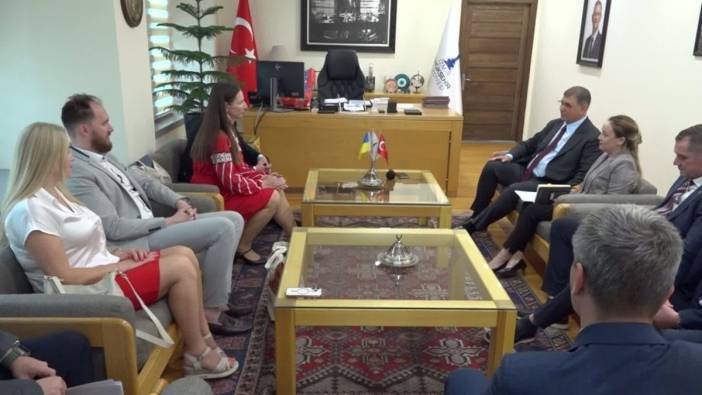 İzmir Büyükşehir Belediye Başkanı Tugay, uluslararası iş birliklerini görüştü