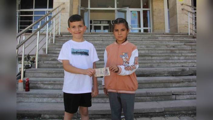 Zara'da örnek davranış: 9 yaşındaki Zehra, kayıp 5 TL'yi sahibine ulaştırdı