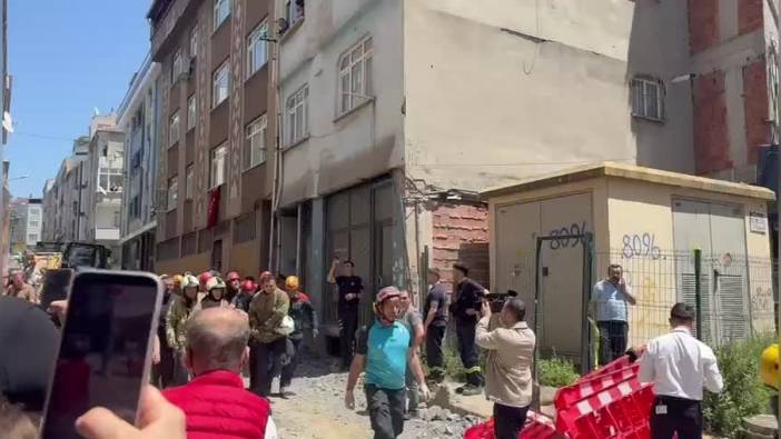 Bayrampaşa'da İSKİ çalışmasında göçük: İşçi kurtarıldı