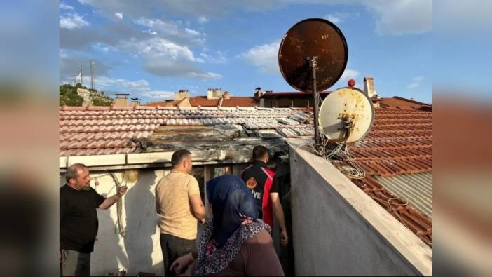 Kütahya'nın Emet ilçesinde çatı yangını