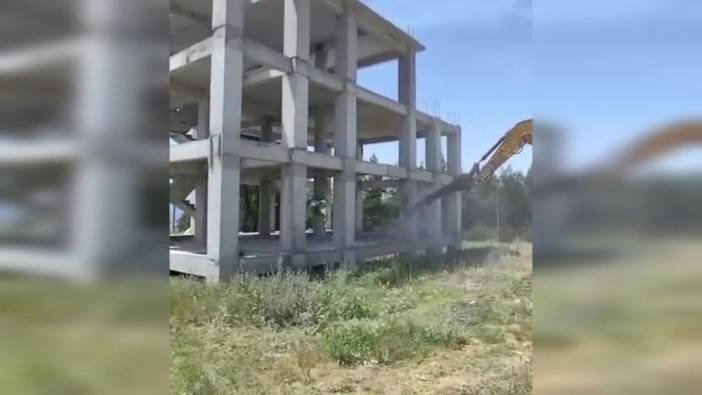 Pamukkale Belediyesi, tartışmalı kaçak yapıyı yıktı