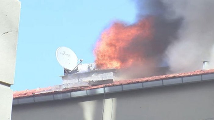 Şişli'de binanın çatısında yangın