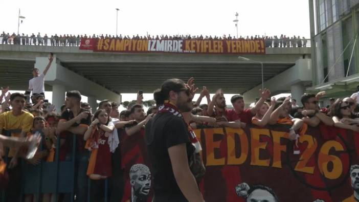 Galatasaray, Göztepe maçı için İzmir'de: Sarı-kırmızılıları coşkulu karşılama