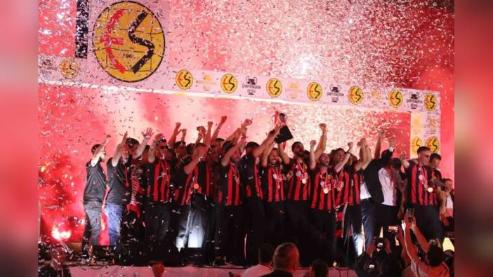 Eskişehirspor BAL şampiyonluğunu coşkuyla kutladı