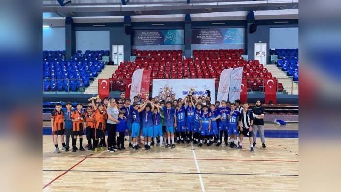 Düzce okul sporları futsal müsabakalarında şampiyonlar belli oldu