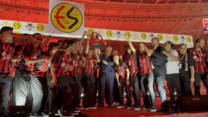 Eskişehirspor, şampiyonluğunu coşkuyla kutladı