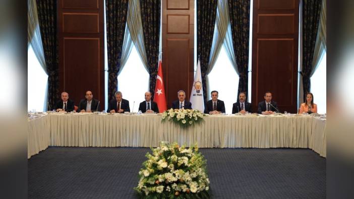 AK Parti'den yeni anayasa çalıştayı: Yasama ve yürütme organları ele alındı