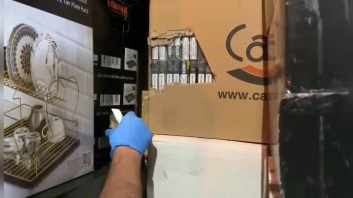 İzmit'te minibüste 35 bin paket kaçak sigara ele geçirildi