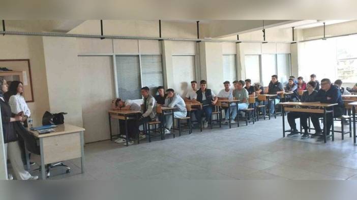Emet'te öğrencilere sağlık semineri verildi