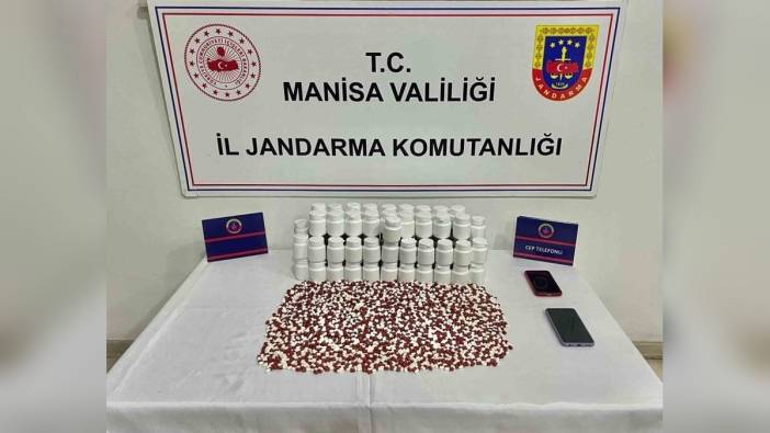 Manisa'da 4 bin 648 adet sentetik ecza hapı ele geçirildi
