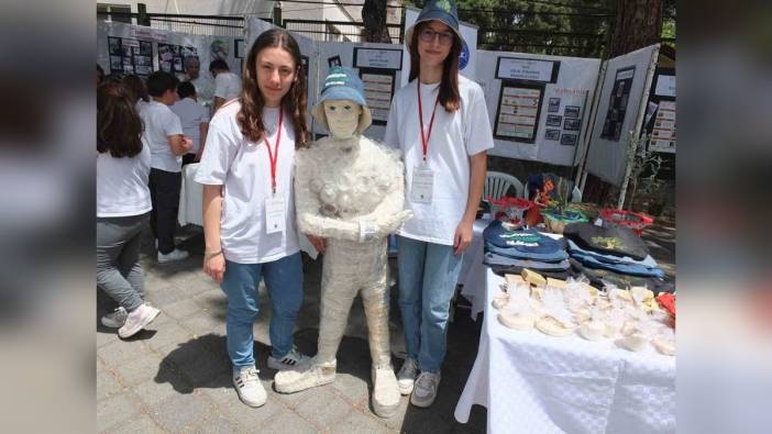 Burhaniye'de 24 okulun katılımıyla yılsonu sergisi düzenlendi