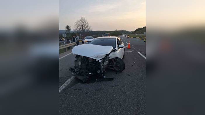 Bolu'da trafik kazası: İki otomobil çarpıştı, 2 yaralı