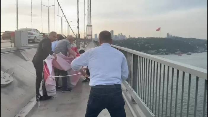 CHP'li vekillerden Boğaz Köprüsü'ne 'Free İmamoğlu' pankartı