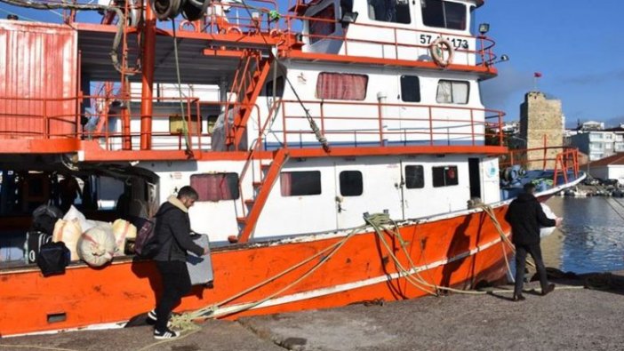 Hamsi sezonu bitti balıkçı tekneleri 'paydos' etti