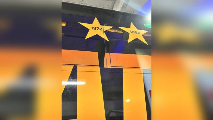 Galatasaray otobüsüne taşlı saldırı: Şampiyonluk kutlamaları gölgelendi