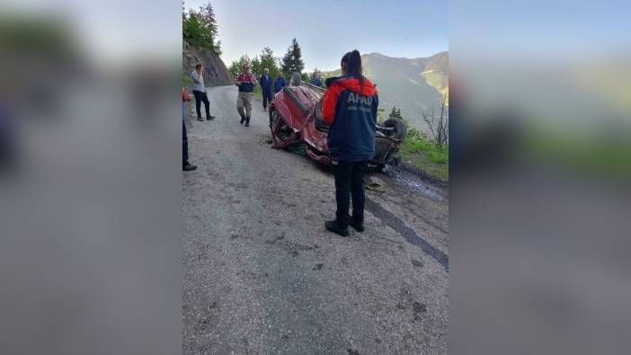 Gümüşhane'de alkollü sürücü uçuruma yuvarlandı: İki kişi yaralandı