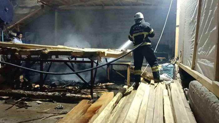 Burdur'da hizar atölyesinde çıkan yangın söndürüldü