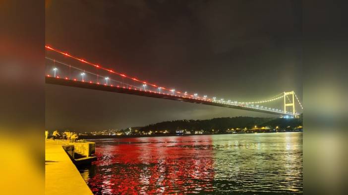 Galatasaray'ın şampiyonluğu İstanbul Boğazı'nı aydınlattı