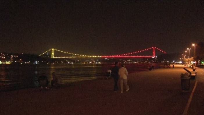 FSM Köprüsü, Galatasaray'ın şampiyonluğuyla sarı-kırmızıya büründü