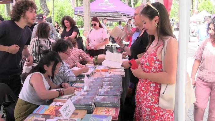 Buca Kitap Günleri’nde 'Küllerinden Doğan Kadınlar' kitabı okurlarla buluştu