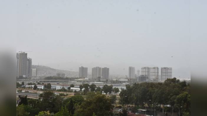 İzmir'de toz taşınımı: Görüş mesafesi azaldı