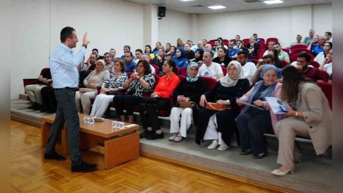 Düzce Belediyesi'nden emniyet personeline 'Evlilik Okulu' eğitimi