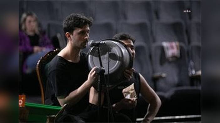 İzmir Büyükşehir Belediyesi Şehir Tiyatroları'ndan yeni oyun: Şehirler Yollar Hikayeler prömiyer yapıyor