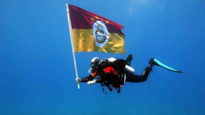 Fethiyeli dalgıçlardan su altı şampiyonluk kutlaması