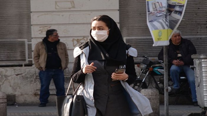 İran'da koronavirüs paniği: Maskeyle geziyorlar