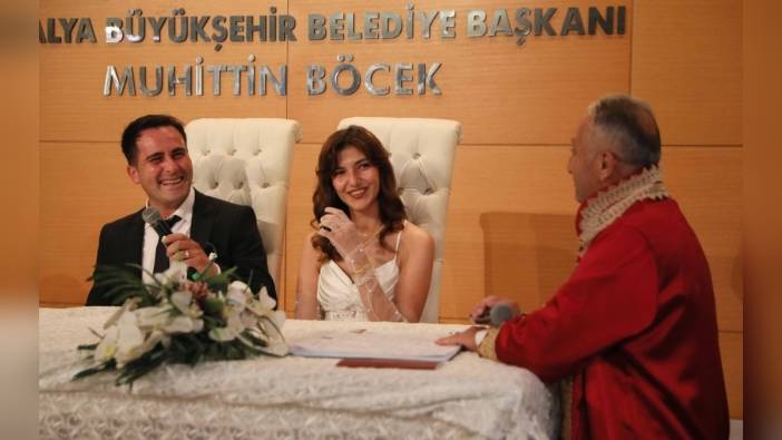 Antalya'da Tuğba Acar ve Mehmet Büyükak çifti özel bir tarihte evlendi