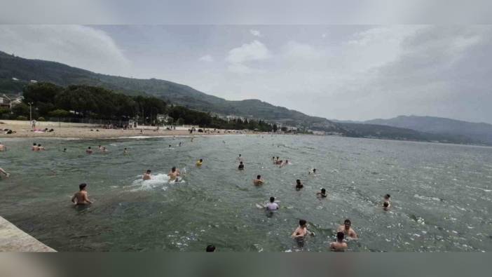 Bursa'da yazdan kalma bir gün: Sıcak hava vatandaşları piknik alanlarına ve plajlara çekti