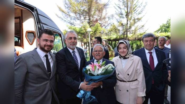 Bakan Işıkhan, Kayseri Büyükşehir Belediye Başkanı Büyükkılıç'ı ziyaret etti