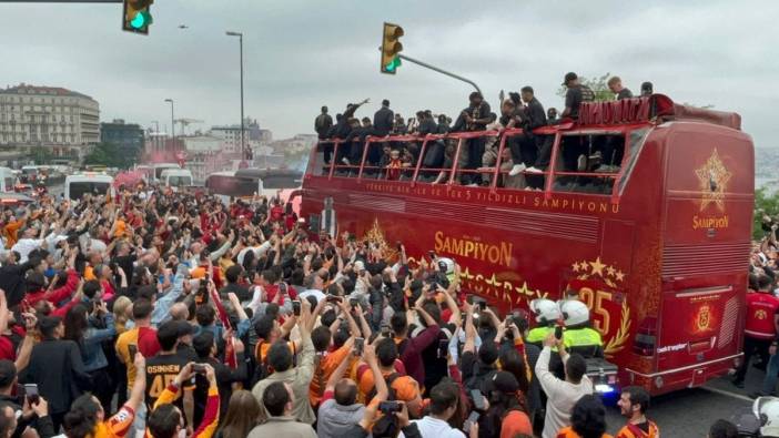 Galatasaray kafilesi, Yenikapı'daki şampiyonluk kutlamaları için yola çıktı