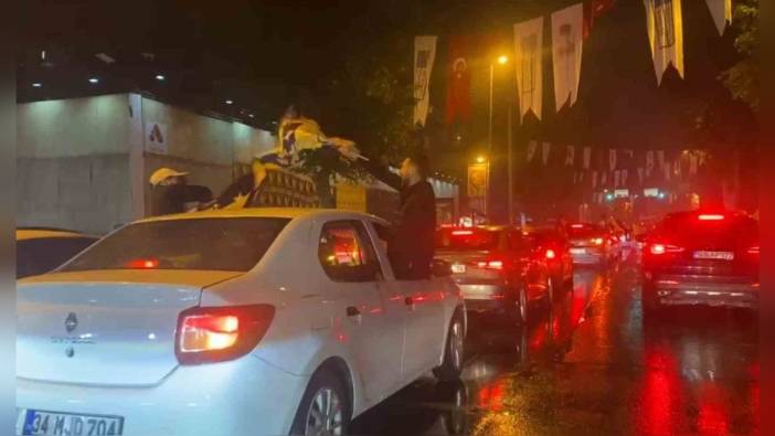Fenerbahçe taraftarı, Euroleague şampiyonluğunu Bağdat Caddesi'nde kutladı